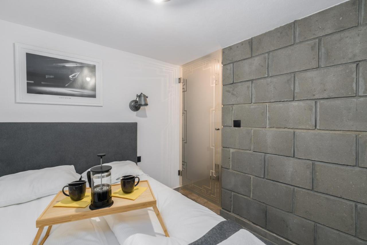 Underground Level Apartments Strzalowa By Renters 포즈난 외부 사진